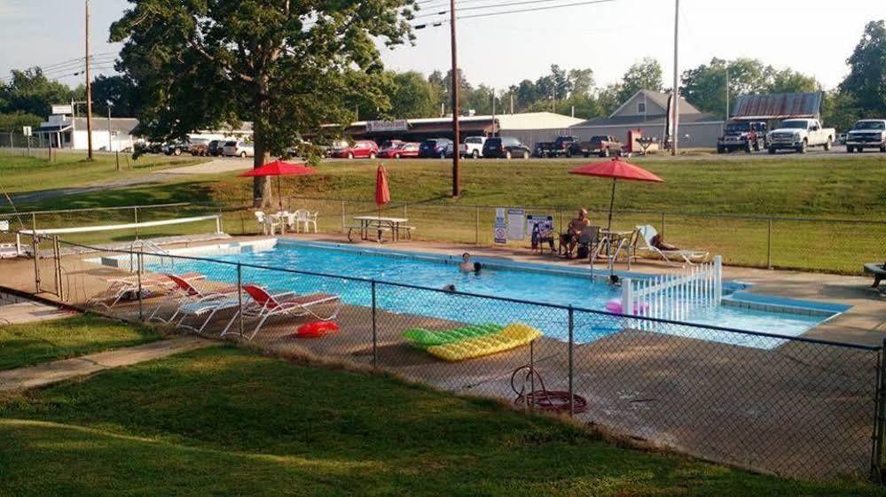 Aurora Early American Motel المظهر الخارجي الصورة